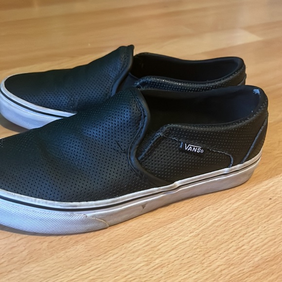 Size 6 Black Vans! - Picture 3 of 5